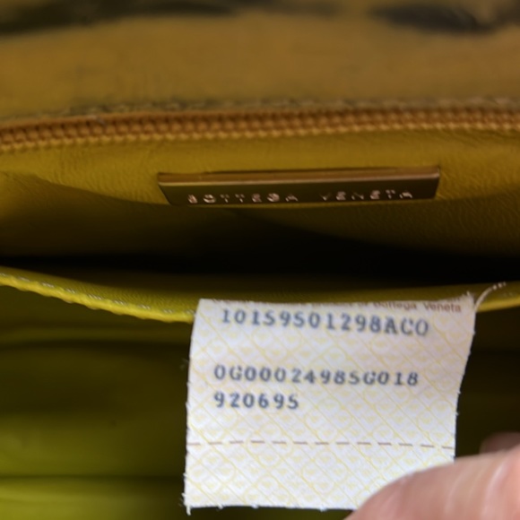 100% authentic BOTTEGA VENETA clutch bag - Picture 9 of 11
